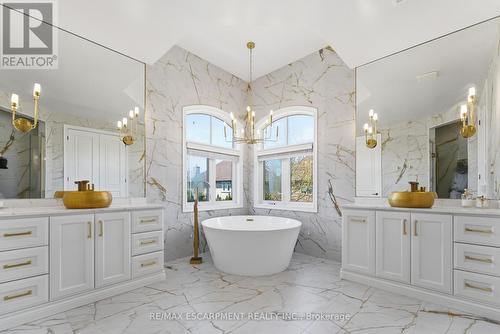 950 Fredonia Drive, Mississauga, ON - Indoor Photo Showing Bathroom