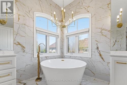 950 Fredonia Drive, Mississauga, ON - Indoor Photo Showing Bathroom