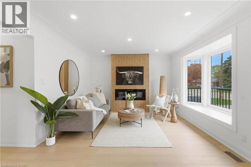 374 East 13Th Street, Hamilton, ON - Indoor Photo Showing Other Room