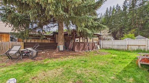 2345 Dewolfe Avenue, Kimberley, BC - Outdoor With Backyard