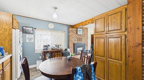 2345 Dewolfe Avenue, Kimberley, BC - Indoor Photo Showing Dining Room