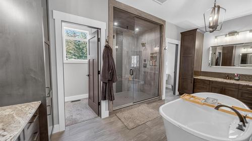 1461 Mcdonald Road, Cranbrook, BC - Indoor Photo Showing Bathroom