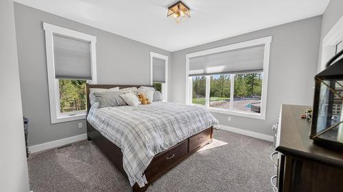 1461 Mcdonald Road, Cranbrook, BC - Indoor Photo Showing Bedroom
