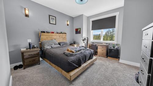 1461 Mcdonald Road, Cranbrook, BC - Indoor Photo Showing Bedroom