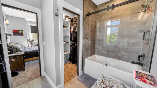 1461 Mcdonald Road, Cranbrook, BC - Indoor Photo Showing Bathroom