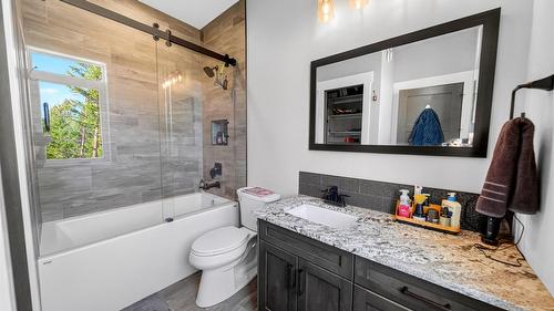 1461 Mcdonald Road, Cranbrook, BC - Indoor Photo Showing Bathroom