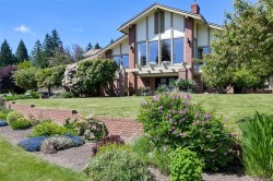 8798 Forest Park Dr North Saanich, BC V8L 5A8