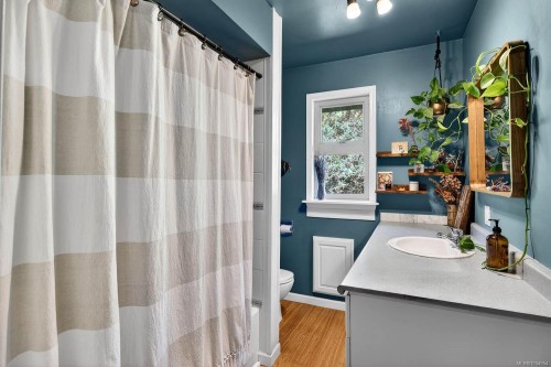 206 Roland Rd, Salt Spring, BC 