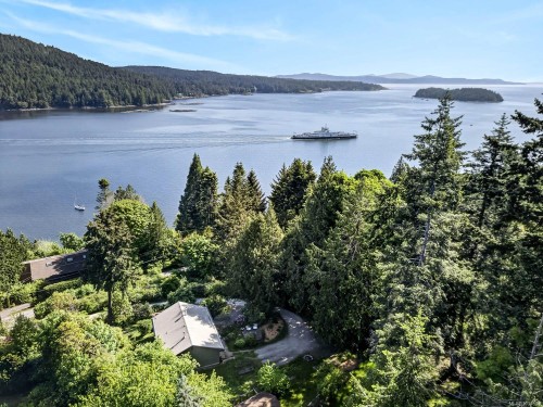 206 Roland Rd, Salt Spring, BC 