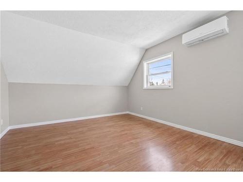 9 Mansfield, Moncton, NB 