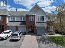 728 CEDAR CREEK DRIVE  Ottawa, ON K1T 0A9