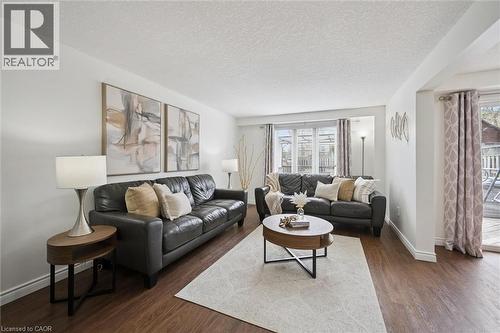 31 Tisdale Court, Kitchener, ON - Indoor Photo Showing Living Room