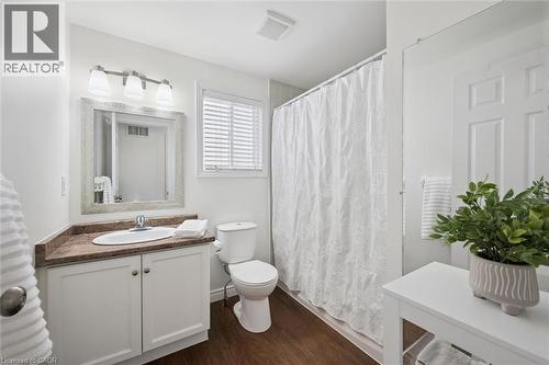 31 Tisdale Court, Kitchener, ON - Indoor Photo Showing Bathroom