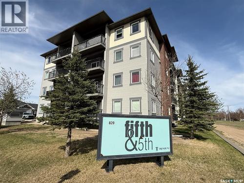302 820 5th STREET NE  Weyburn, SK S4H 2V2