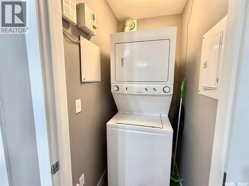 302 820 5Th Street Ne, Weyburn, SK - Indoor Photo Showing Laundry Room