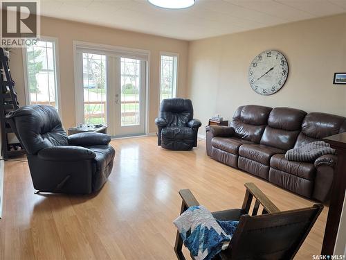 111 4Th Avenue N, Lucky Lake, SK 
