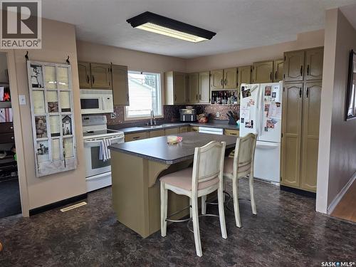 111 4Th Avenue N, Lucky Lake, SK 