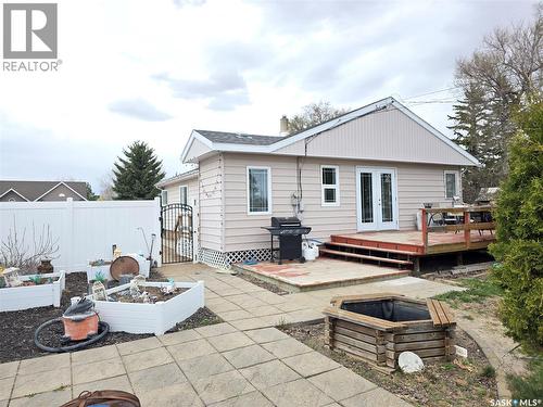 111 4Th Avenue N, Lucky Lake, SK 