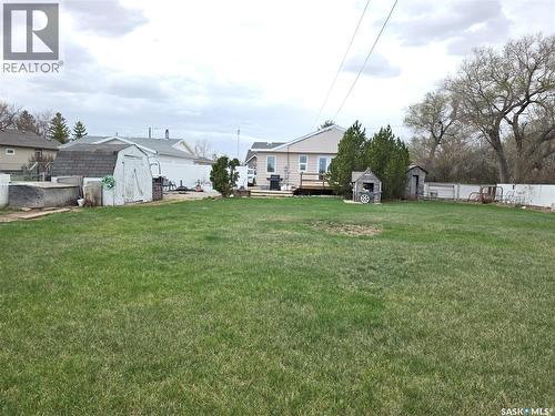 111 4Th Avenue N, Lucky Lake, SK 
