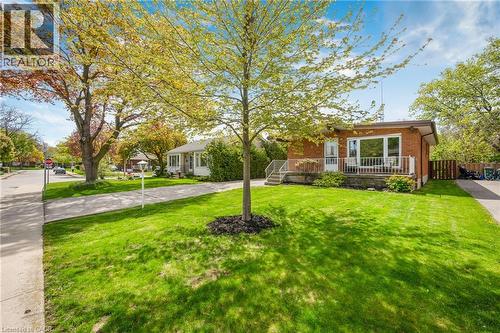 3 Tanager Court, Hamilton, ON - Outdoor