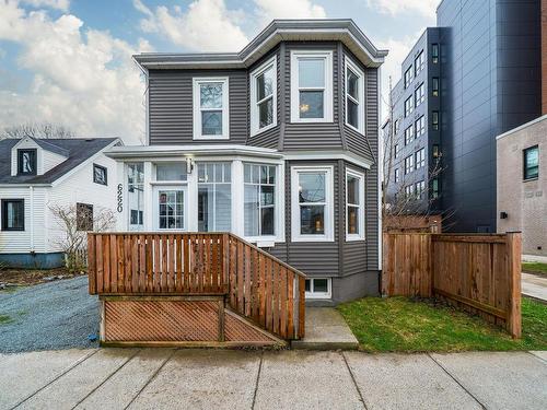6220 Pepperell Street  Halifax, NS B3H 2N9