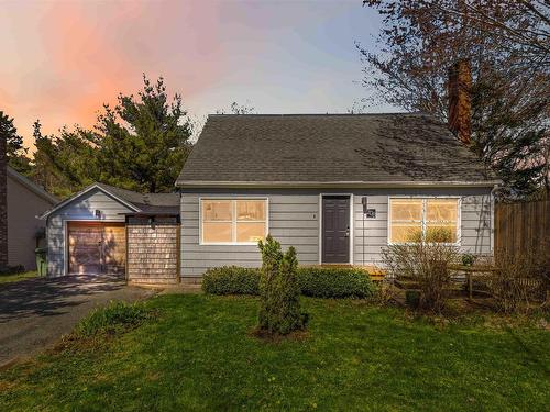 208 Donaldson Avenue  Halifax, NS B3M 3B5