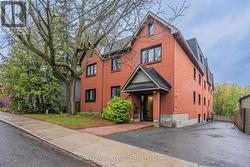 103 - 222 RUSSELL AVENUE  Ottawa, ON K1N 7X5