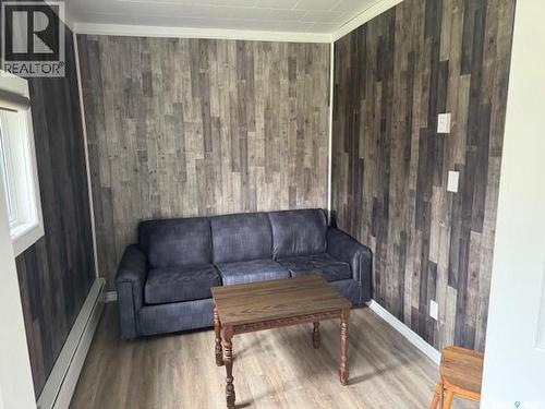 691 Joseph Crescent, Cochin, SK - Indoor Photo Showing Living Room