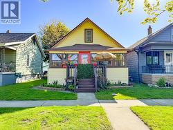 1614 ALBERT  Windsor, ON N8Y 3R5