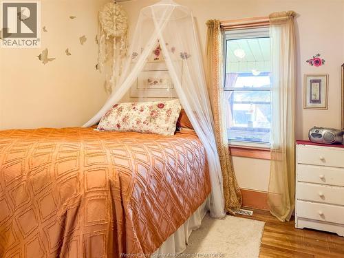 1614 Albert, Windsor, ON - Indoor Photo Showing Bedroom