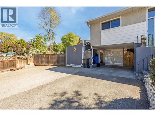 1385 Orchard Drive, Kelowna, BC - Outdoor