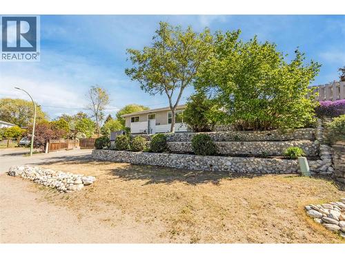 RV parking - 1385 Orchard Drive, Kelowna, BC - Outdoor