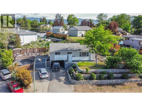 1385 Orchard Drive, Kelowna, BC - Outdoor