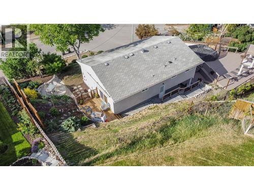 1385 Orchard Drive, Kelowna, BC - Outdoor