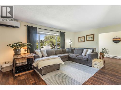 Bright beautiful living room - 1385 Orchard Drive, Kelowna, BC - Indoor Photo Showing Dining Room