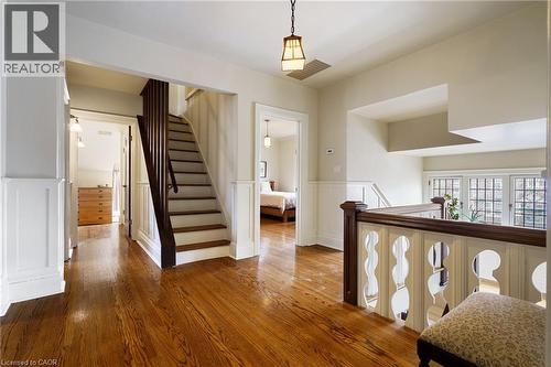 Upper hallway - 2 Oak Knoll Drive, Hamilton, ON - Indoor Photo Showing Other Room