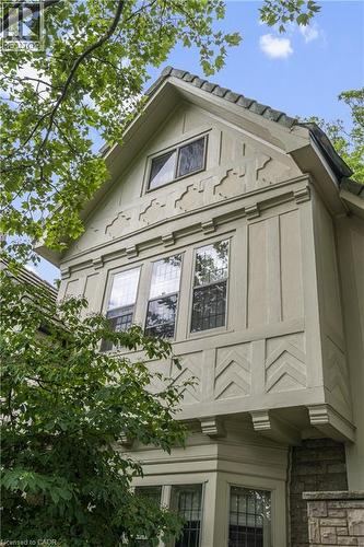 2 Oak Knoll Drive, Hamilton, ON - Outdoor
