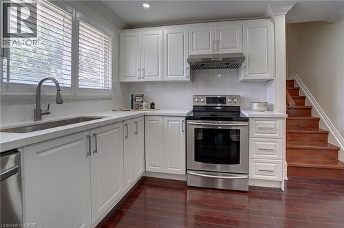 207 Christopher Drive, Cambridge, ON - Indoor Photo Showing Kitchen