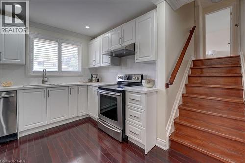 207 Christopher Drive, Cambridge, ON - Indoor Photo Showing Kitchen