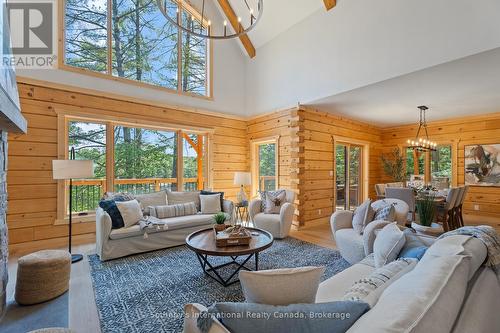 15 - 1213 Camp Jackson Road, Muskoka Lakes (Medora), ON - Indoor Photo Showing Living Room