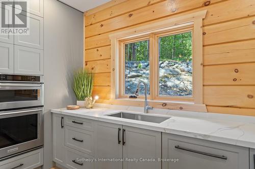 15 - 1213 Camp Jackson Road, Muskoka Lakes (Medora), ON - Indoor Photo Showing Kitchen