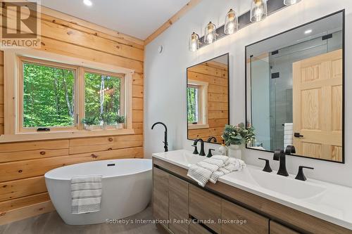 15 - 1213 Camp Jackson Road, Muskoka Lakes (Medora), ON - Indoor Photo Showing Bathroom