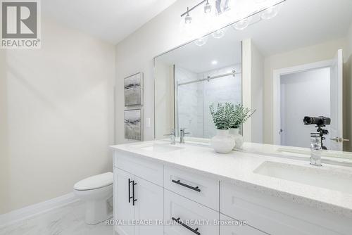 778 Banyan Lane, London North (North E), ON - Indoor Photo Showing Bathroom