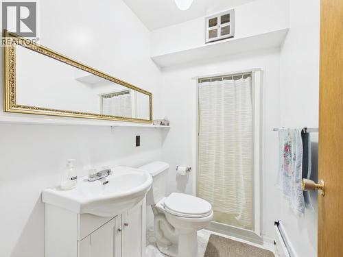 2038 White Road, Williams Lake, BC - Indoor Photo Showing Bathroom