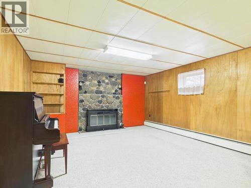 2038 White Road, Williams Lake, BC - Indoor