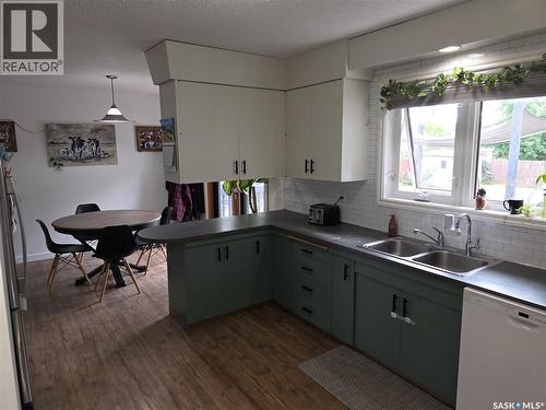 213 9Th Street E, Wynyard, SK - Indoor Photo Showing Kitchen With Double Sink