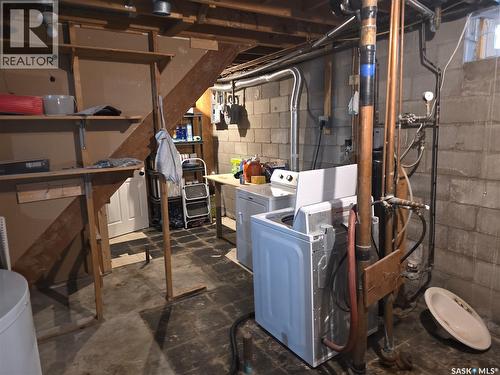 213 9Th Street E, Wynyard, SK - Indoor Photo Showing Laundry Room