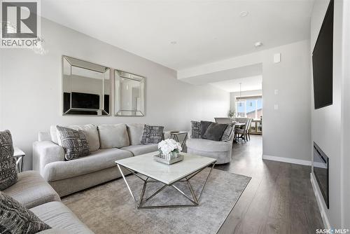4217 E Keller Avenue, Regina, SK - Indoor Photo Showing Living Room
