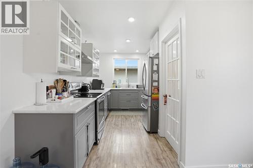 1113 Wilson Crescent, Saskatoon, SK - Indoor Photo Showing Kitchen