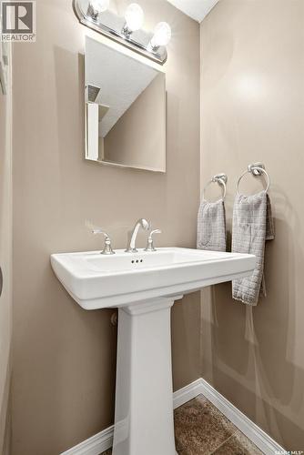 41 Spruceview Road, Regina, SK - Indoor Photo Showing Bathroom